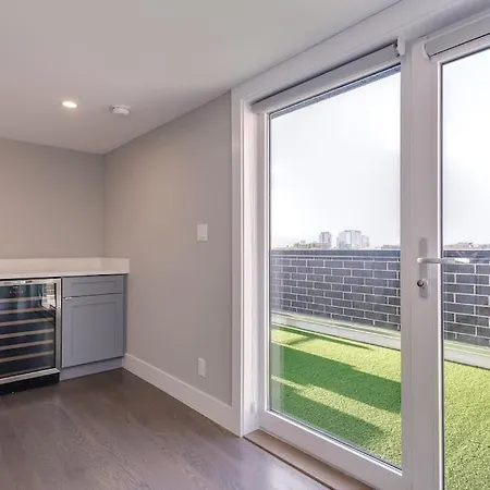 2 Newly Built Luxury Condos With Private Roofdeck