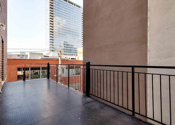 2 Newly Built Luxury With Private Roofdeck