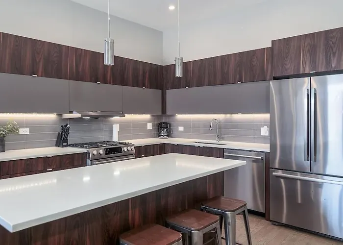 2 Newly Built Luxury With Private Roofdeck Сasa de vacaciones